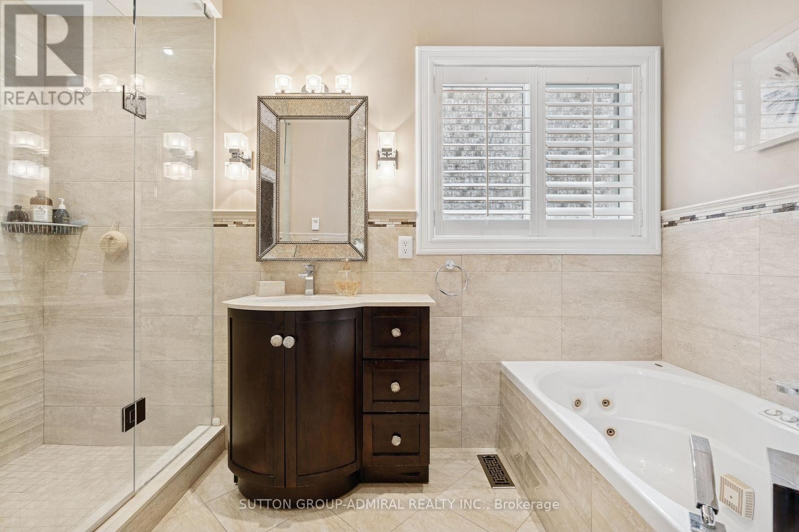 












1221 LAURAND STREET

,
Innisfil (Alcona),




Ontario
L9S0E6

