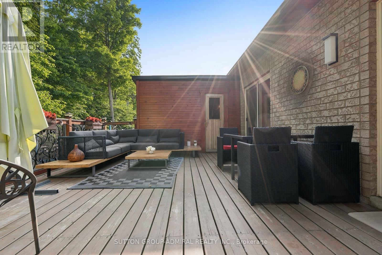 












1221 LAURAND STREET

,
Innisfil (Alcona),




Ontario
L9S0E6

