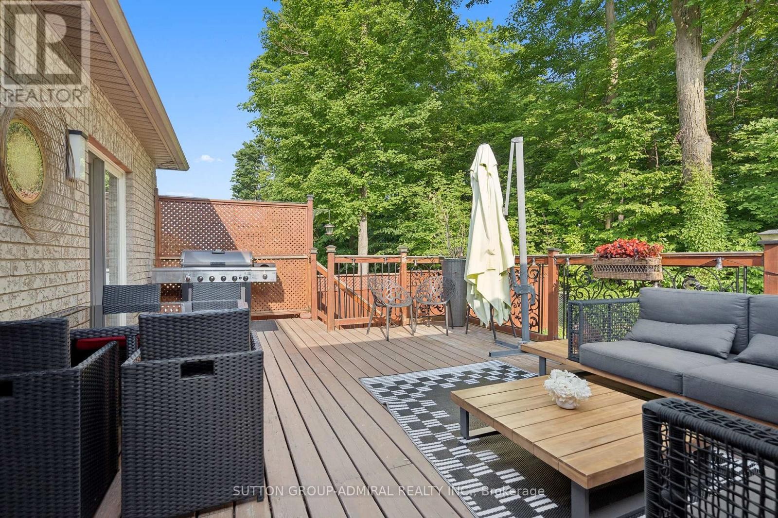 












1221 LAURAND STREET

,
Innisfil (Alcona),




Ontario
L9S0E6

