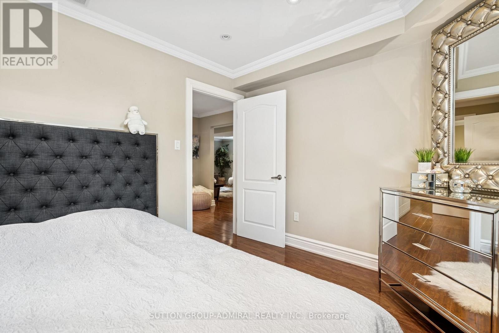 












1221 LAURAND STREET

,
Innisfil (Alcona),




Ontario
L9S0E6

