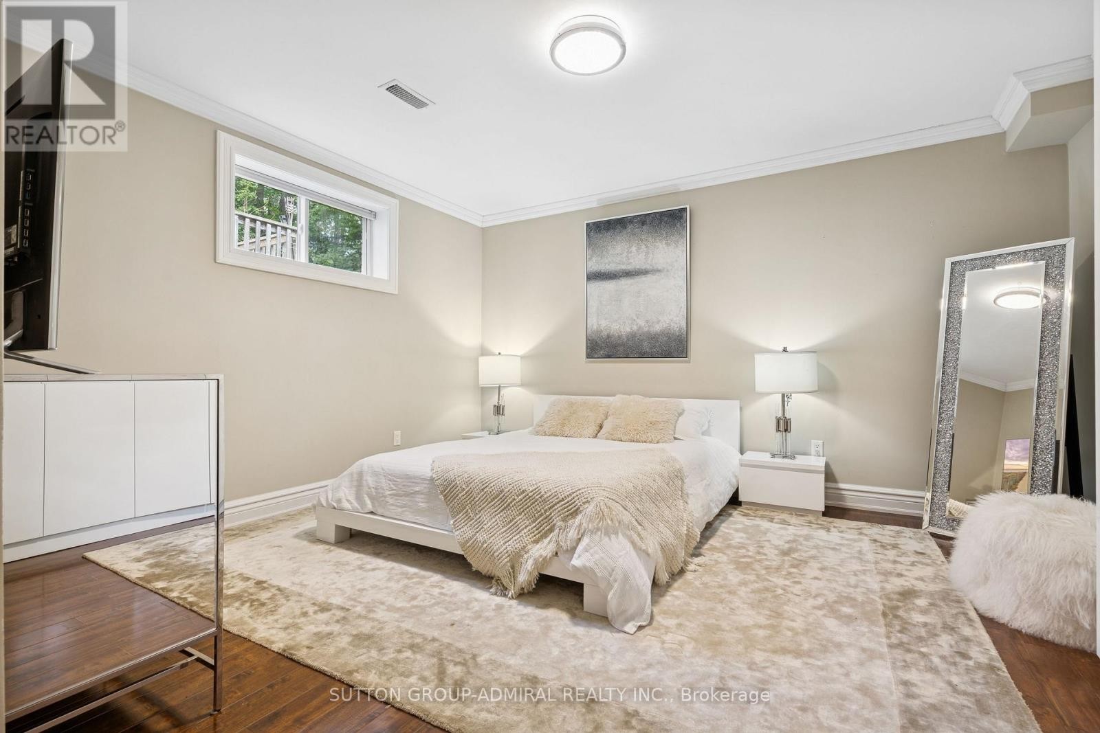 












1221 LAURAND STREET

,
Innisfil (Alcona),




Ontario
L9S0E6

