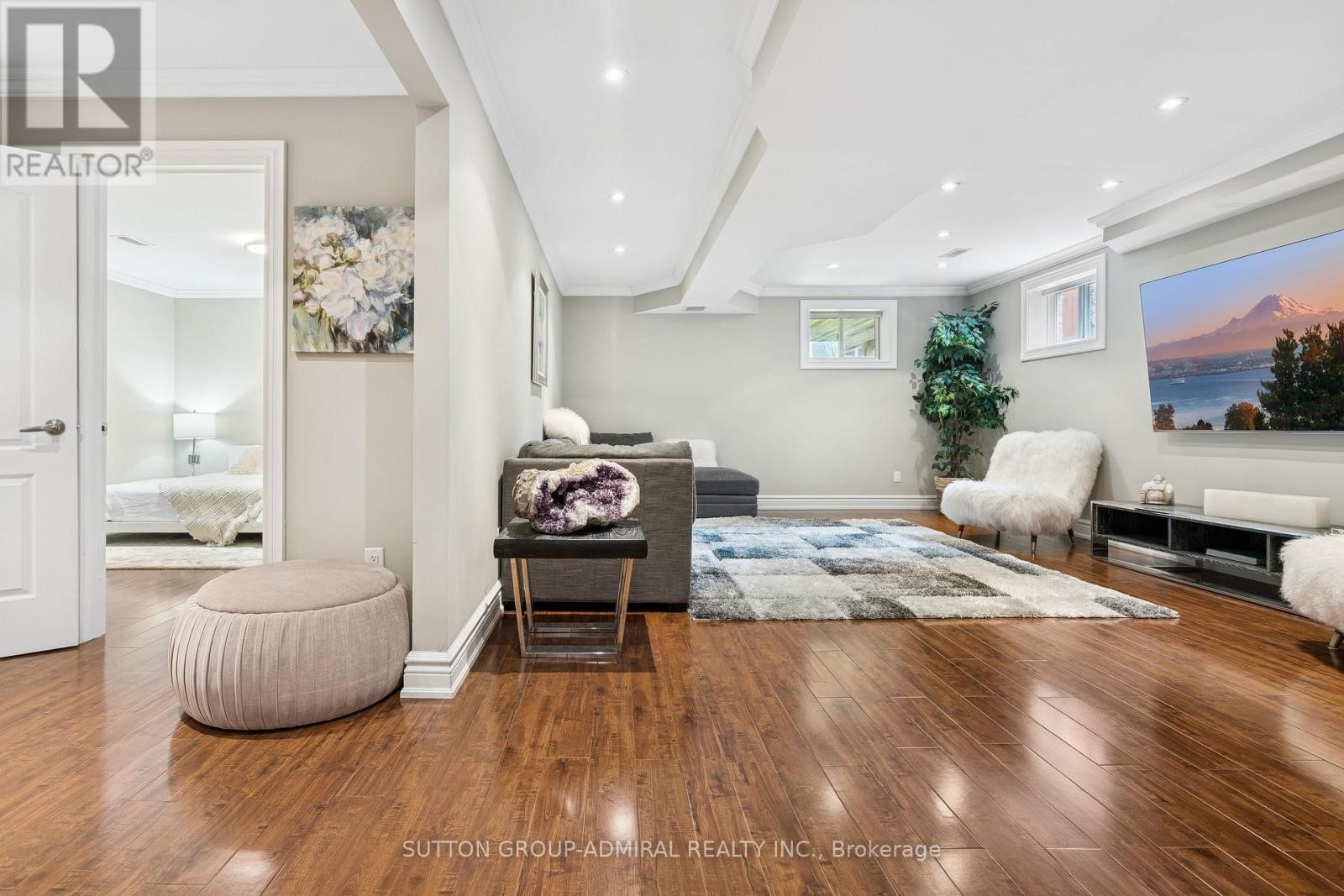 












1221 LAURAND STREET

,
Innisfil (Alcona),




Ontario
L9S0E6

