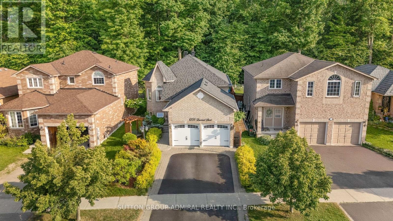 












1221 LAURAND STREET

,
Innisfil (Alcona),




Ontario
L9S0E6

