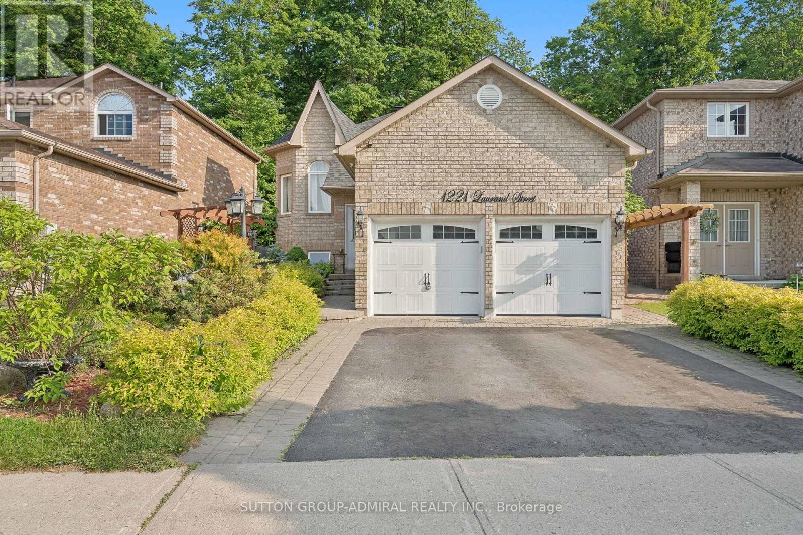 












1221 LAURAND STREET

,
Innisfil (Alcona),




Ontario
L9S0E6

