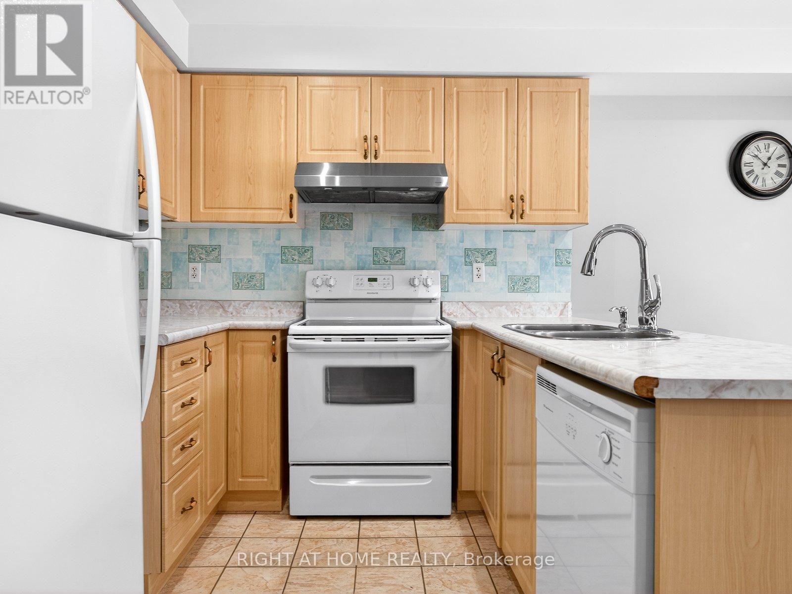 












349 WOOD DUCK LANE

,
Newmarket (Woodland Hill),




Ontario
L3X2X8

