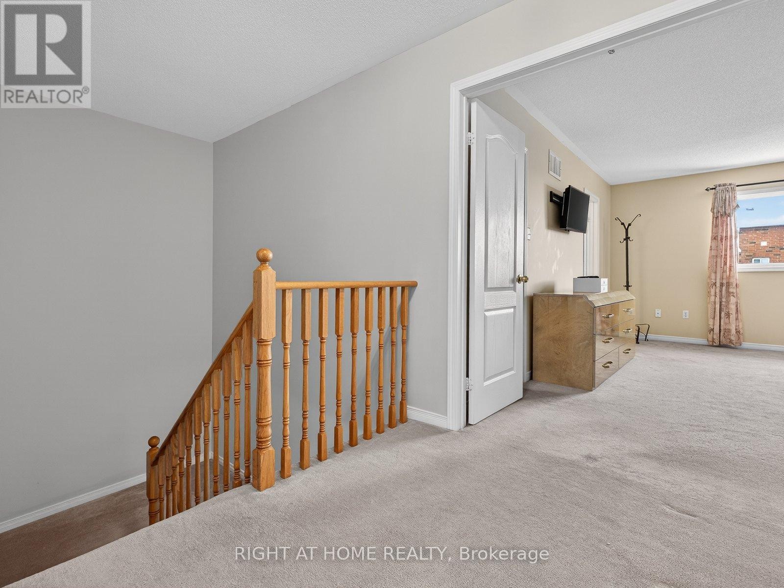 












349 WOOD DUCK LANE

,
Newmarket (Woodland Hill),




Ontario
L3X2X8

