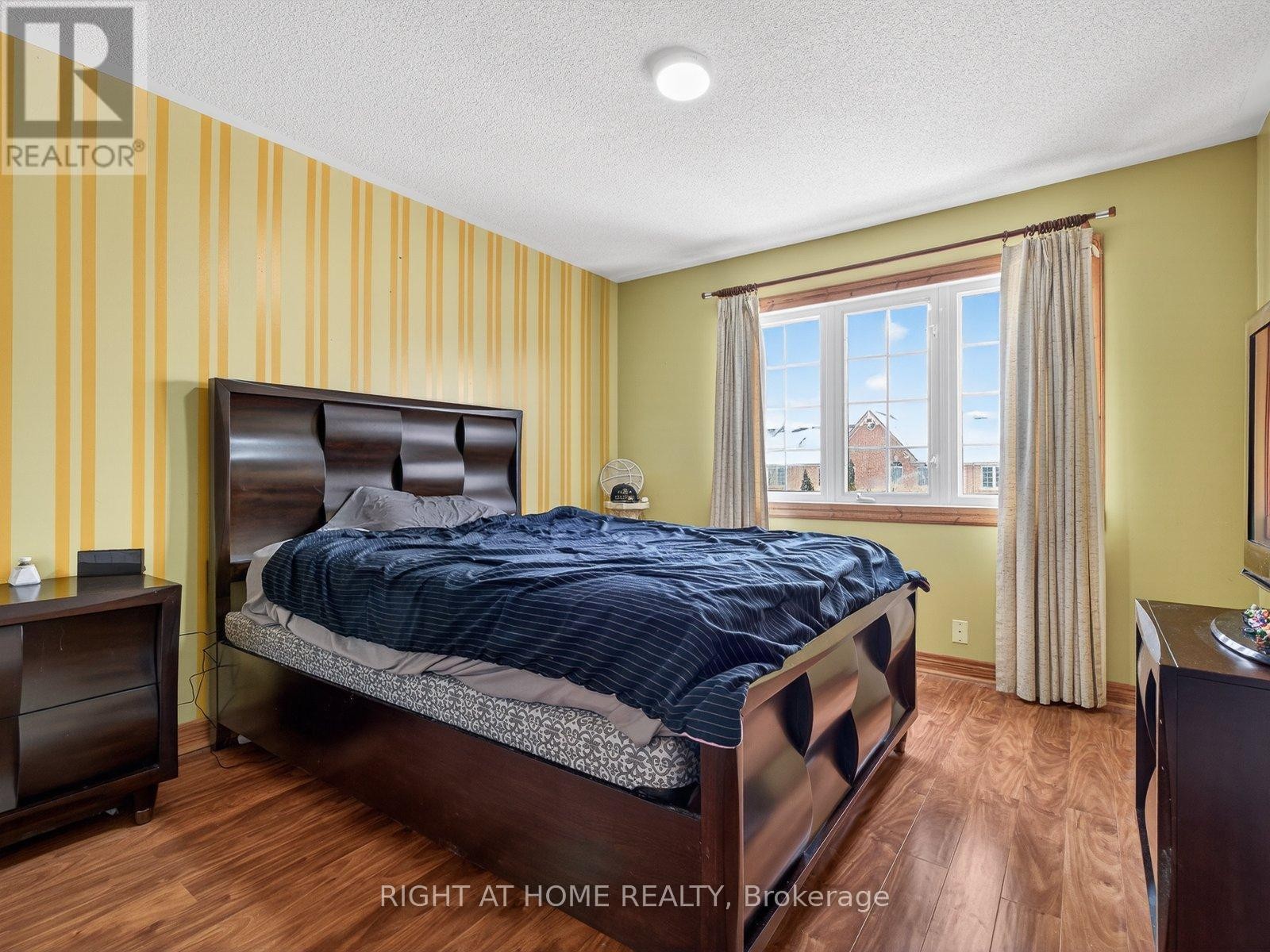 












349 WOOD DUCK LANE

,
Newmarket (Woodland Hill),




Ontario
L3X2X8

