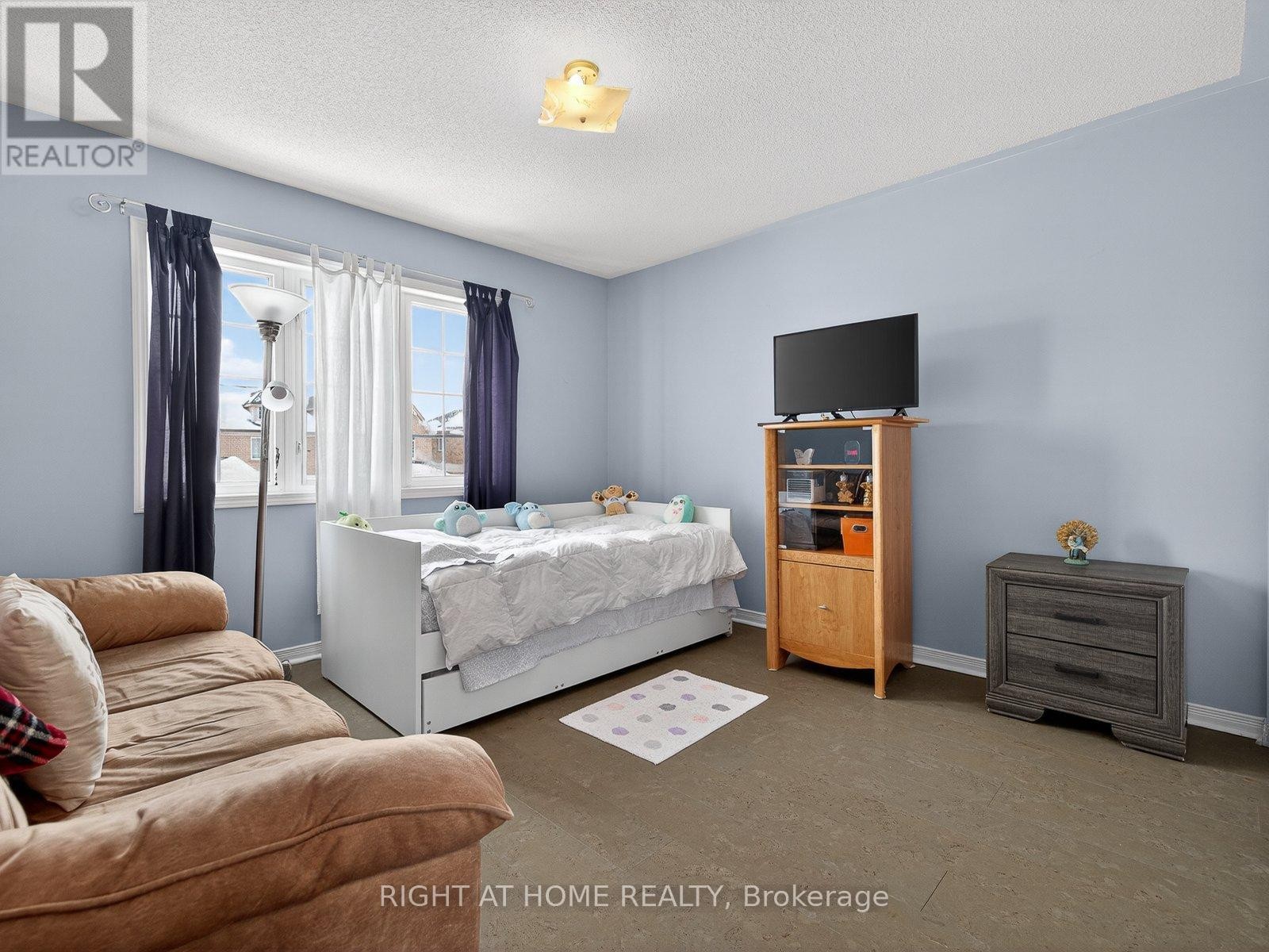 












349 WOOD DUCK LANE

,
Newmarket (Woodland Hill),




Ontario
L3X2X8

