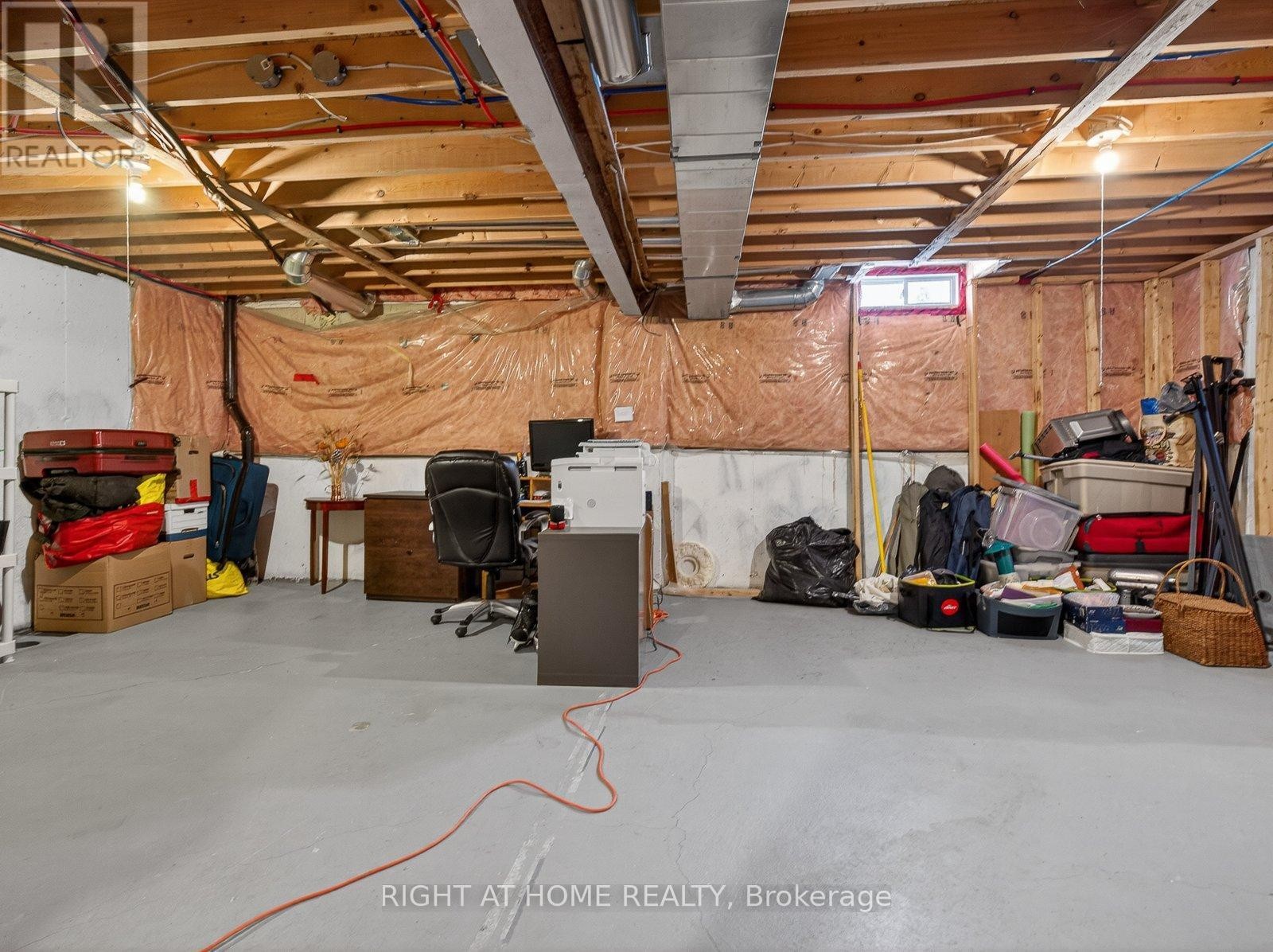 












349 WOOD DUCK LANE

,
Newmarket (Woodland Hill),




Ontario
L3X2X8

