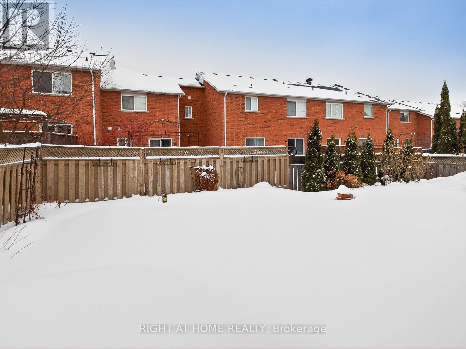 












349 WOOD DUCK LANE

,
Newmarket (Woodland Hill),




Ontario
L3X2X8

