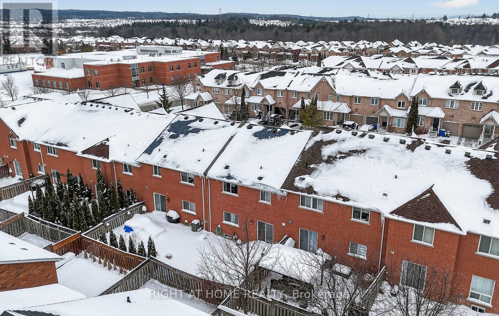 












349 WOOD DUCK LANE

,
Newmarket (Woodland Hill),




Ontario
L3X2X8

