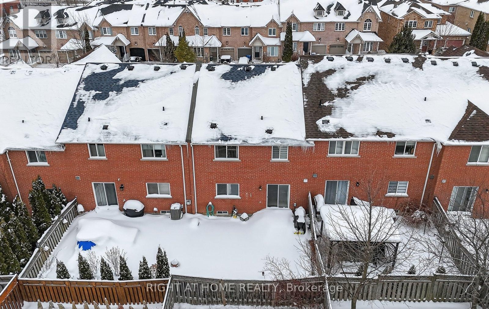 












349 WOOD DUCK LANE

,
Newmarket (Woodland Hill),




Ontario
L3X2X8

