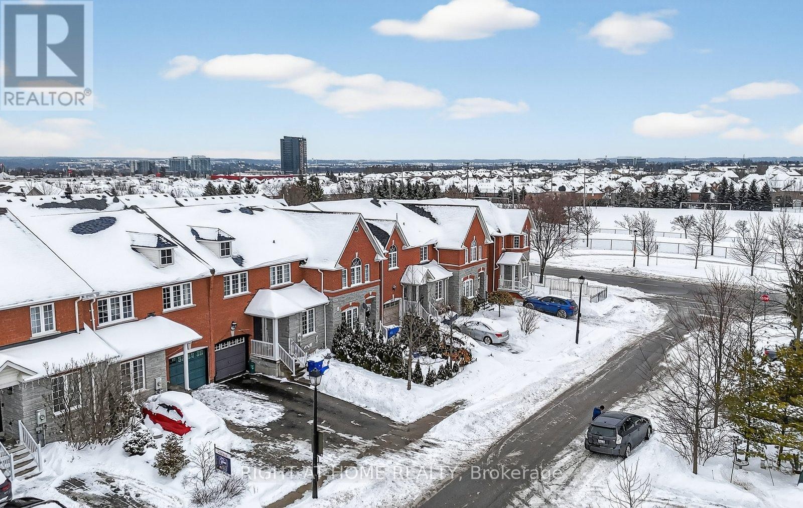 












349 WOOD DUCK LANE

,
Newmarket (Woodland Hill),




Ontario
L3X2X8

