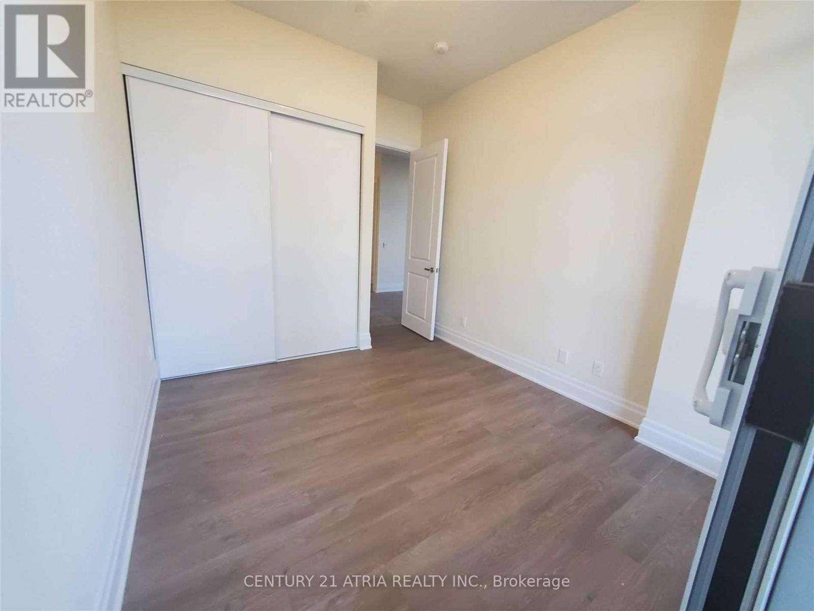 












102 - 9085 JANE STREET

,
Vaughan (Concord),




Ontario
L4K0L8

