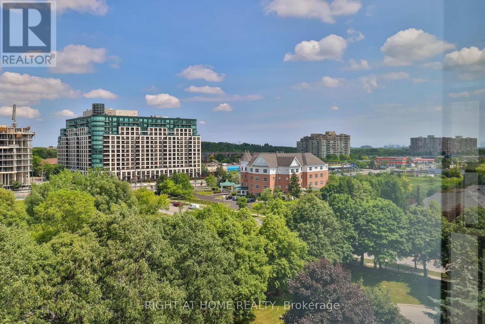 












802 - 30 HARDING BOULEVARD W

,
Richmond Hill (North Richvale),




Ontario
L4C9M3

