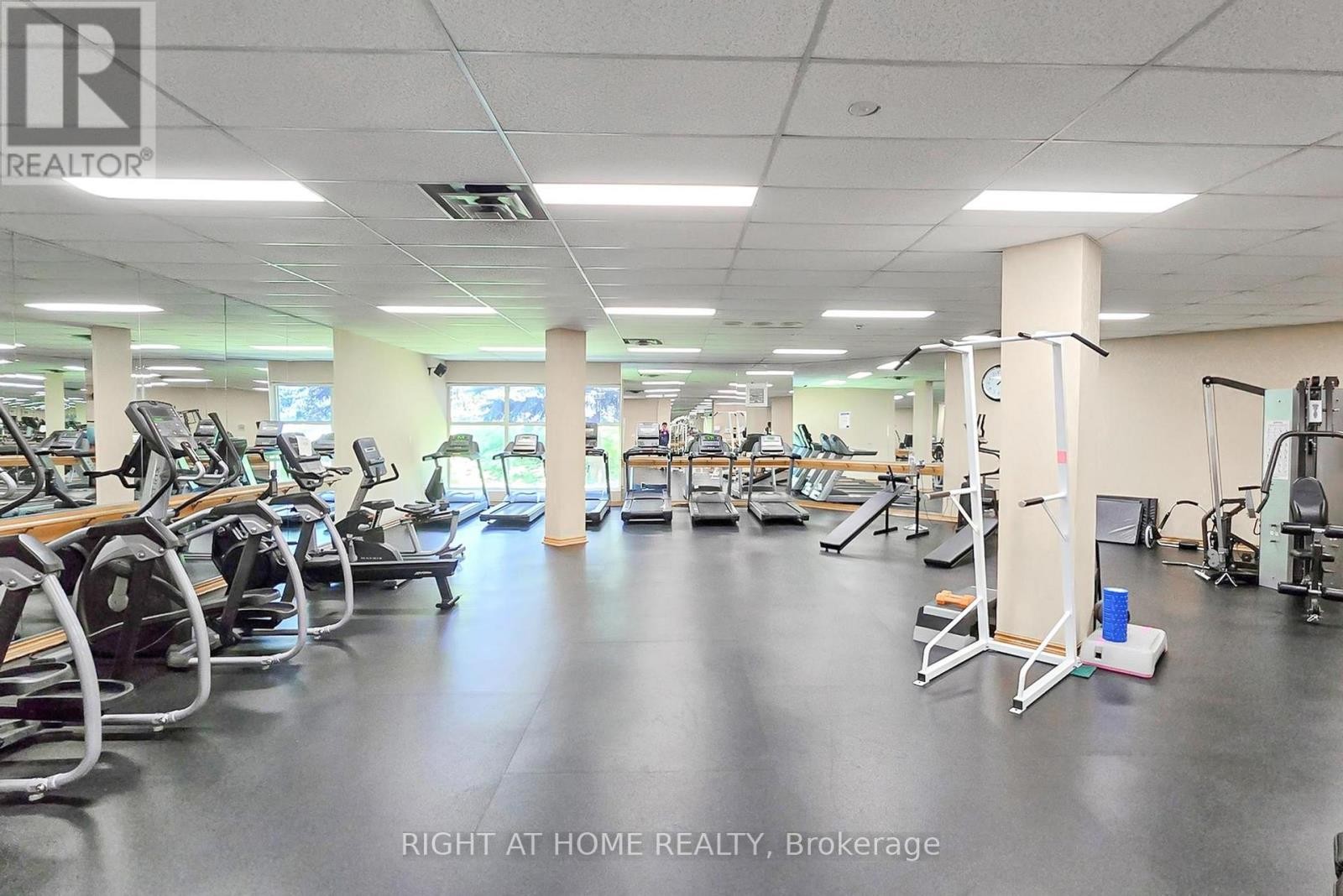 












802 - 30 HARDING BOULEVARD W

,
Richmond Hill (North Richvale),




Ontario
L4C9M3

