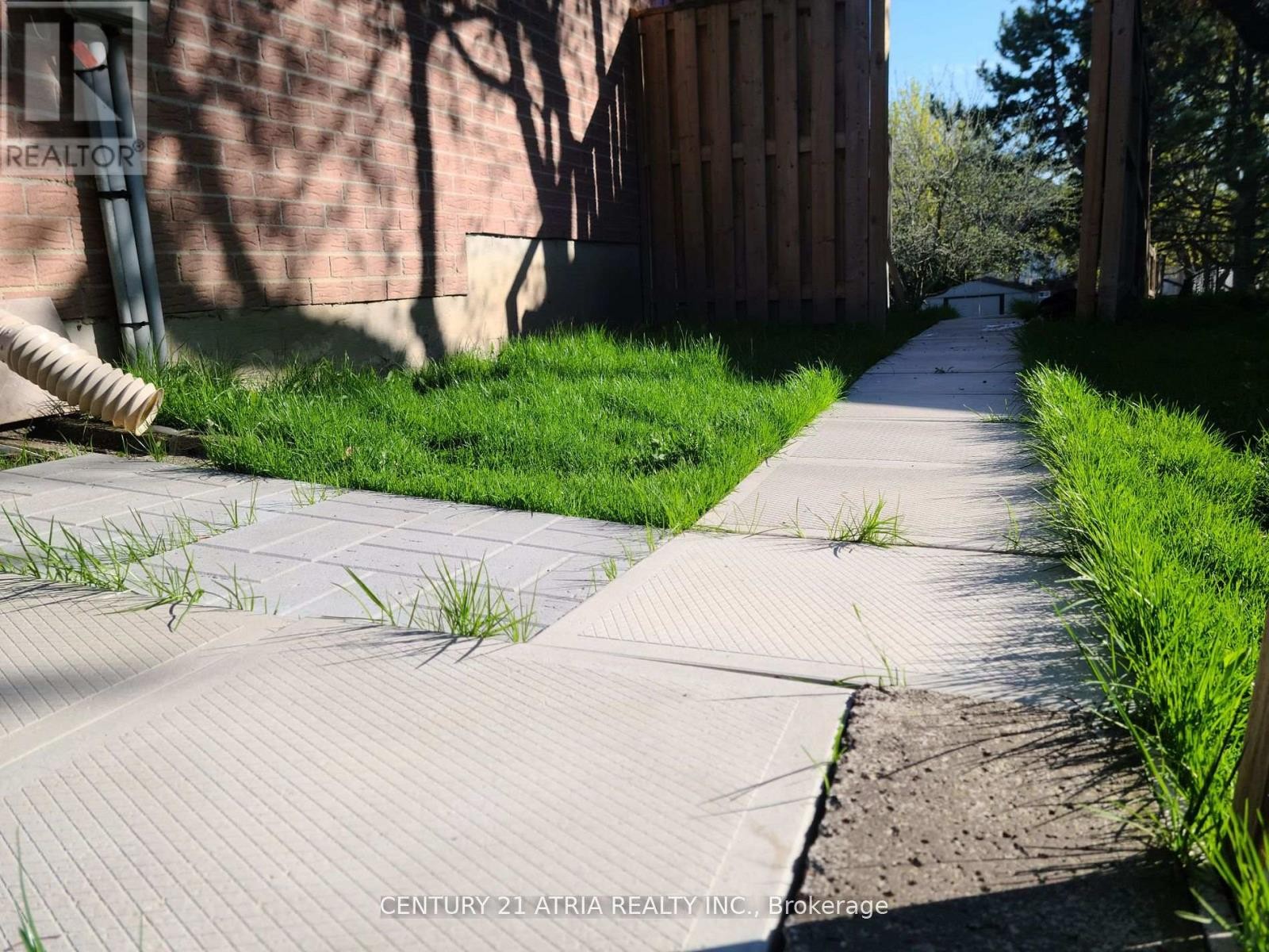 












BSMT - 90 MARSDEN COURT

,
Newmarket (Glenway Estates),




Ontario
L3Y7P5

