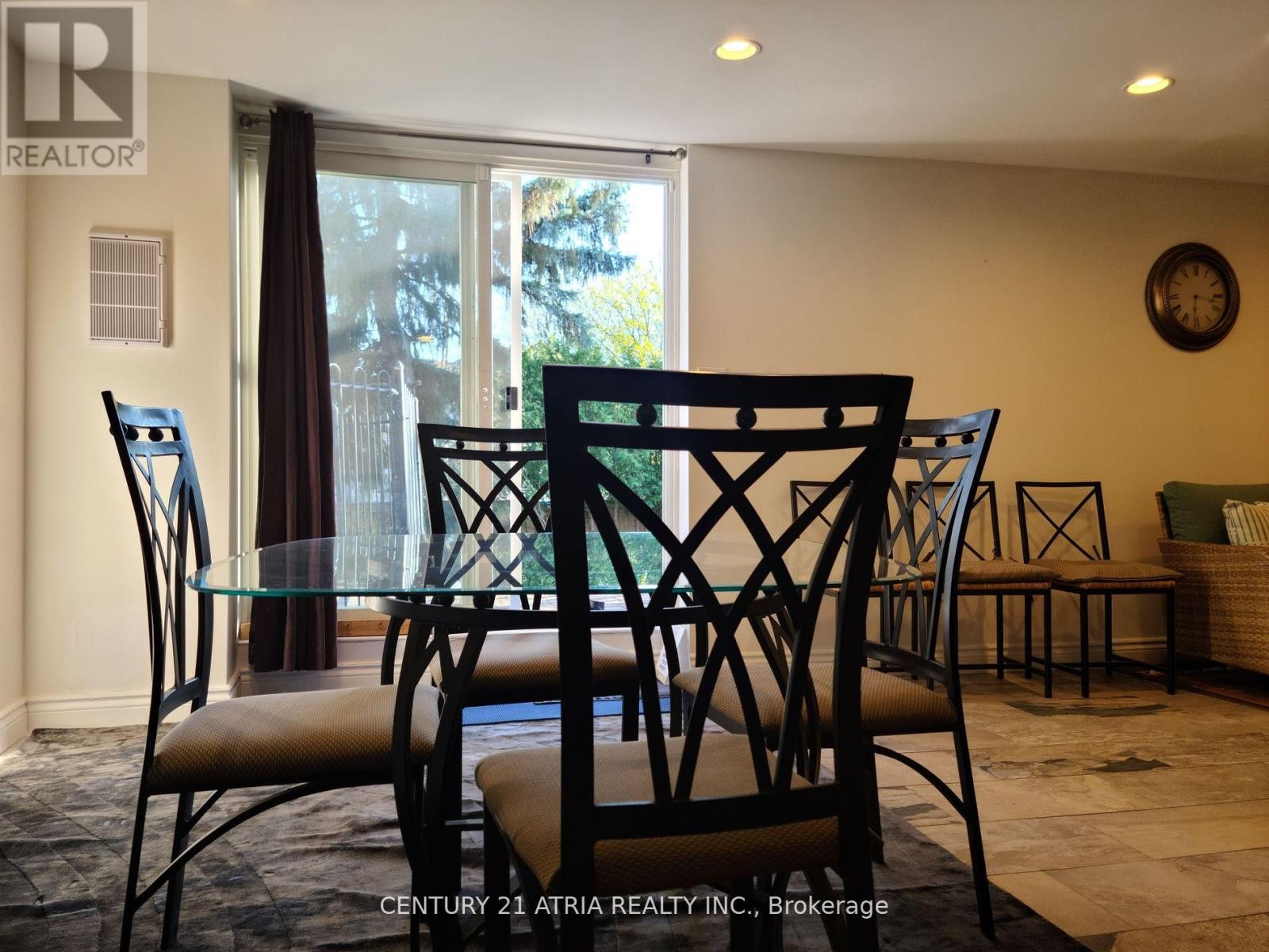 












BSMT - 90 MARSDEN COURT

,
Newmarket (Glenway Estates),




Ontario
L3Y7P5

