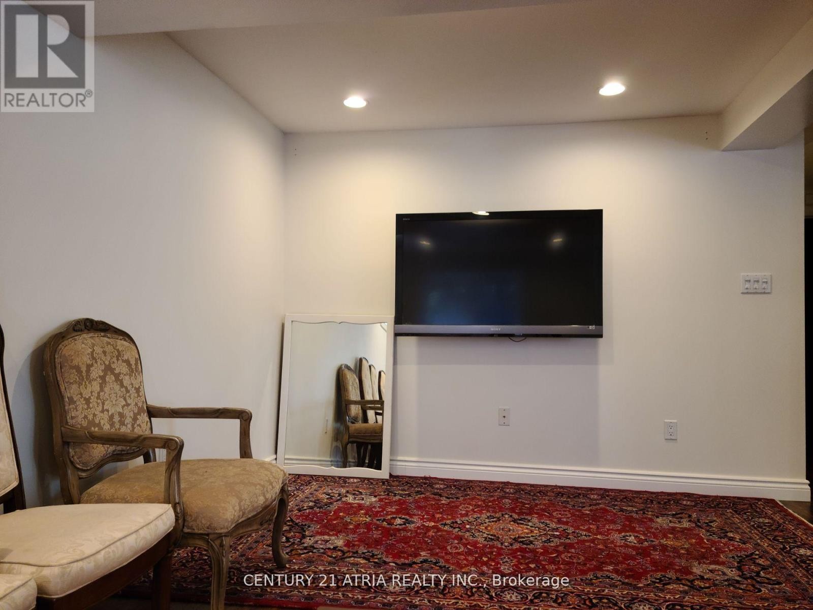 












BSMT - 90 MARSDEN COURT

,
Newmarket (Glenway Estates),




Ontario
L3Y7P5

