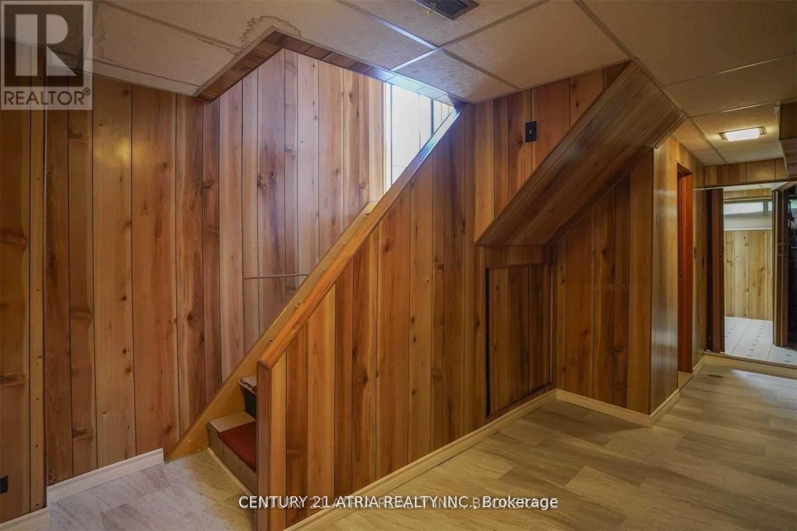 












438 LYNETT CRESCENT

,
Richmond Hill (Crosby),




Ontario
L4C2V7

