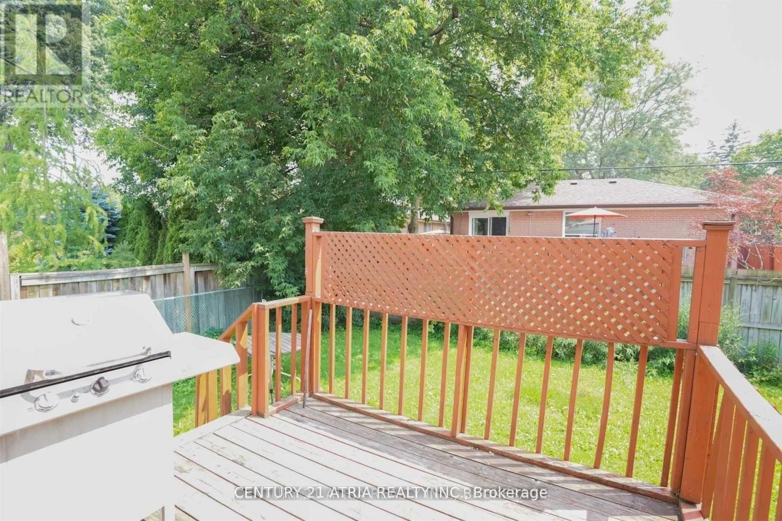 












438 LYNETT CRESCENT

,
Richmond Hill (Crosby),




Ontario
L4C2V7

