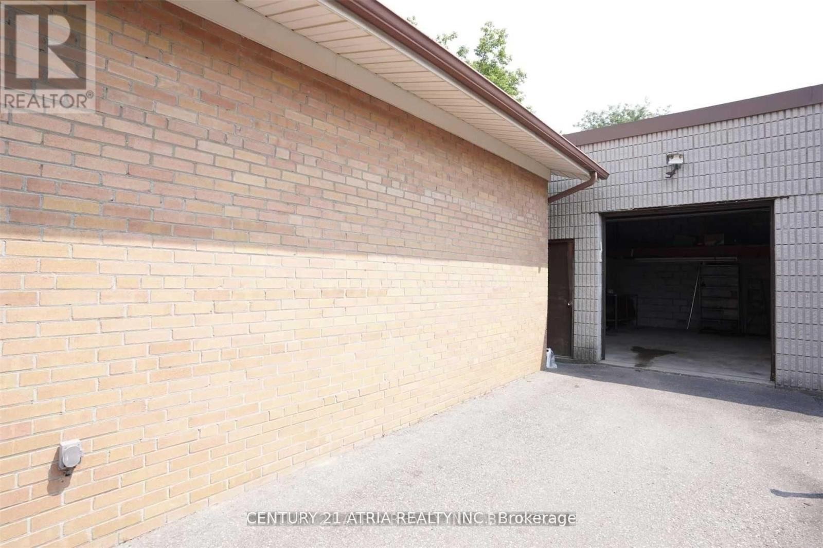 












438 LYNETT CRESCENT

,
Richmond Hill (Crosby),




Ontario
L4C2V7

