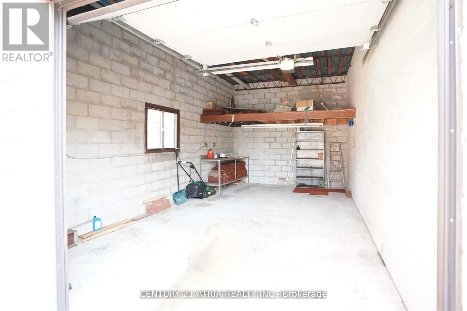 












438 LYNETT CRESCENT

,
Richmond Hill (Crosby),




Ontario
L4C2V7

