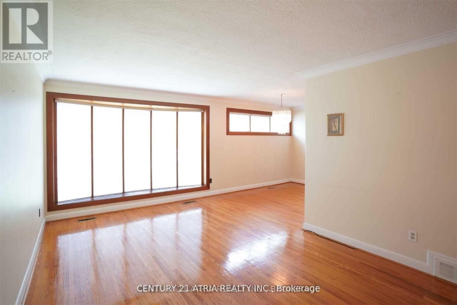 












438 LYNETT CRESCENT

,
Richmond Hill (Crosby),




Ontario
L4C2V7

