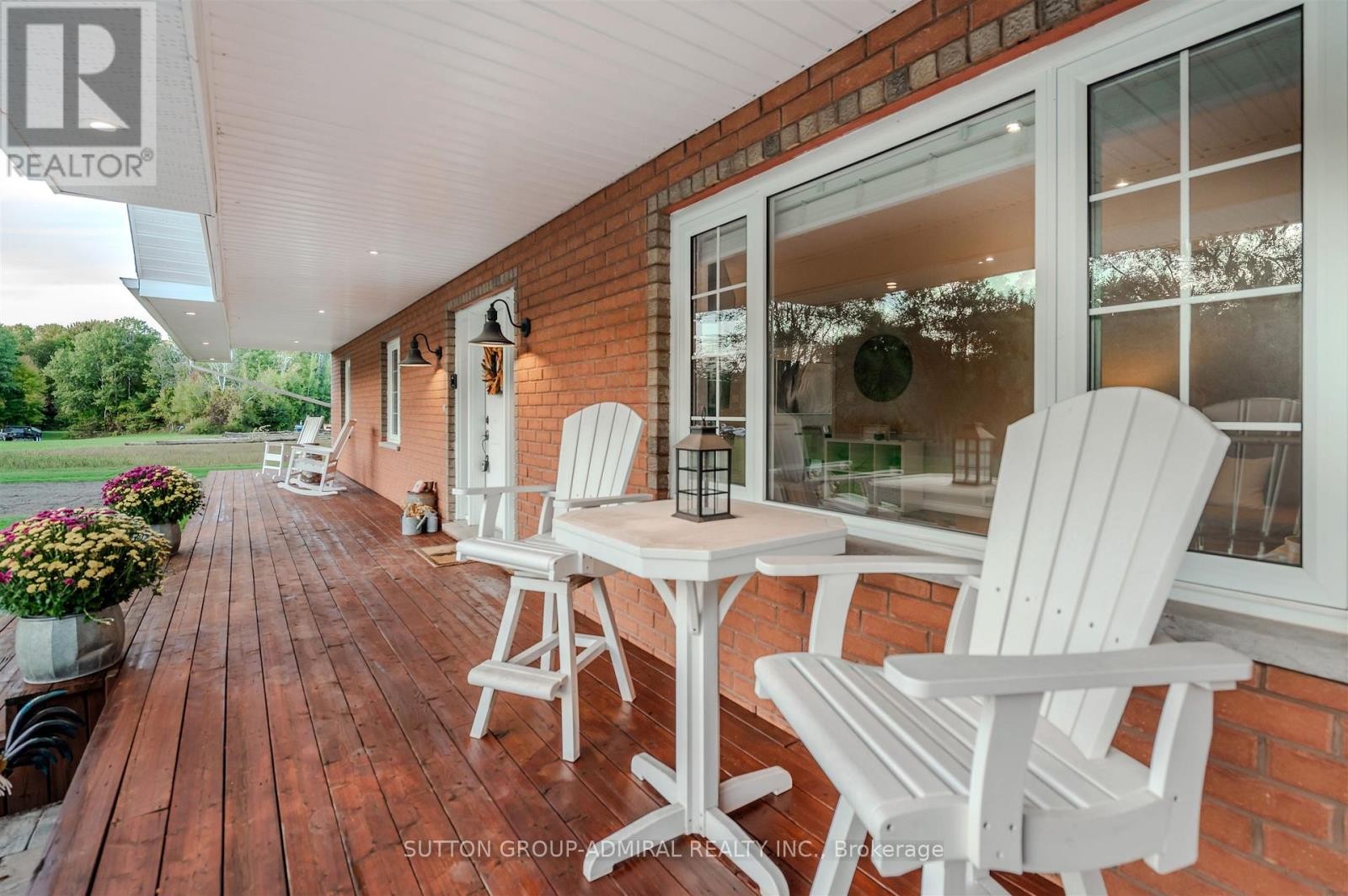 












250 DENNEY DRIVE

,
Essa,




Ontario
L3W0T8

