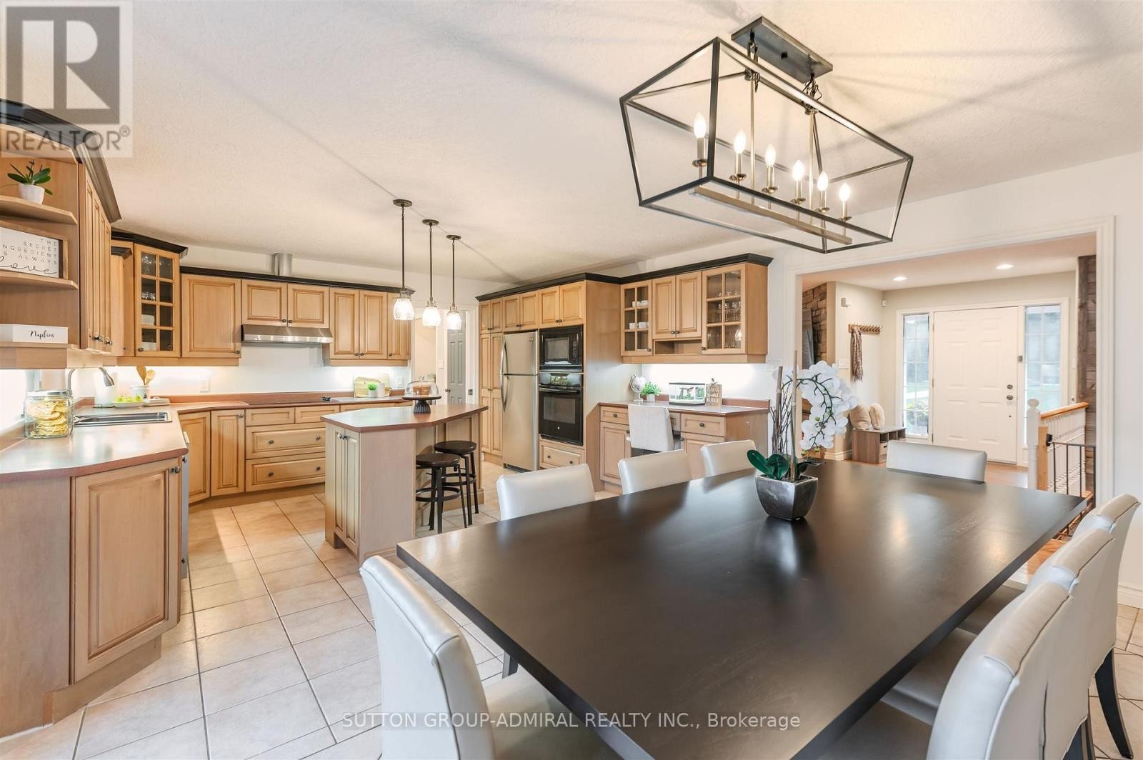 












250 DENNEY DRIVE

,
Essa,




Ontario
L3W0T8

