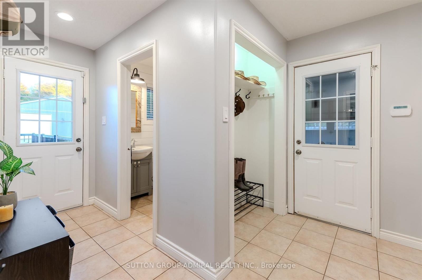 












250 DENNEY DRIVE

,
Essa,




Ontario
L3W0T8

