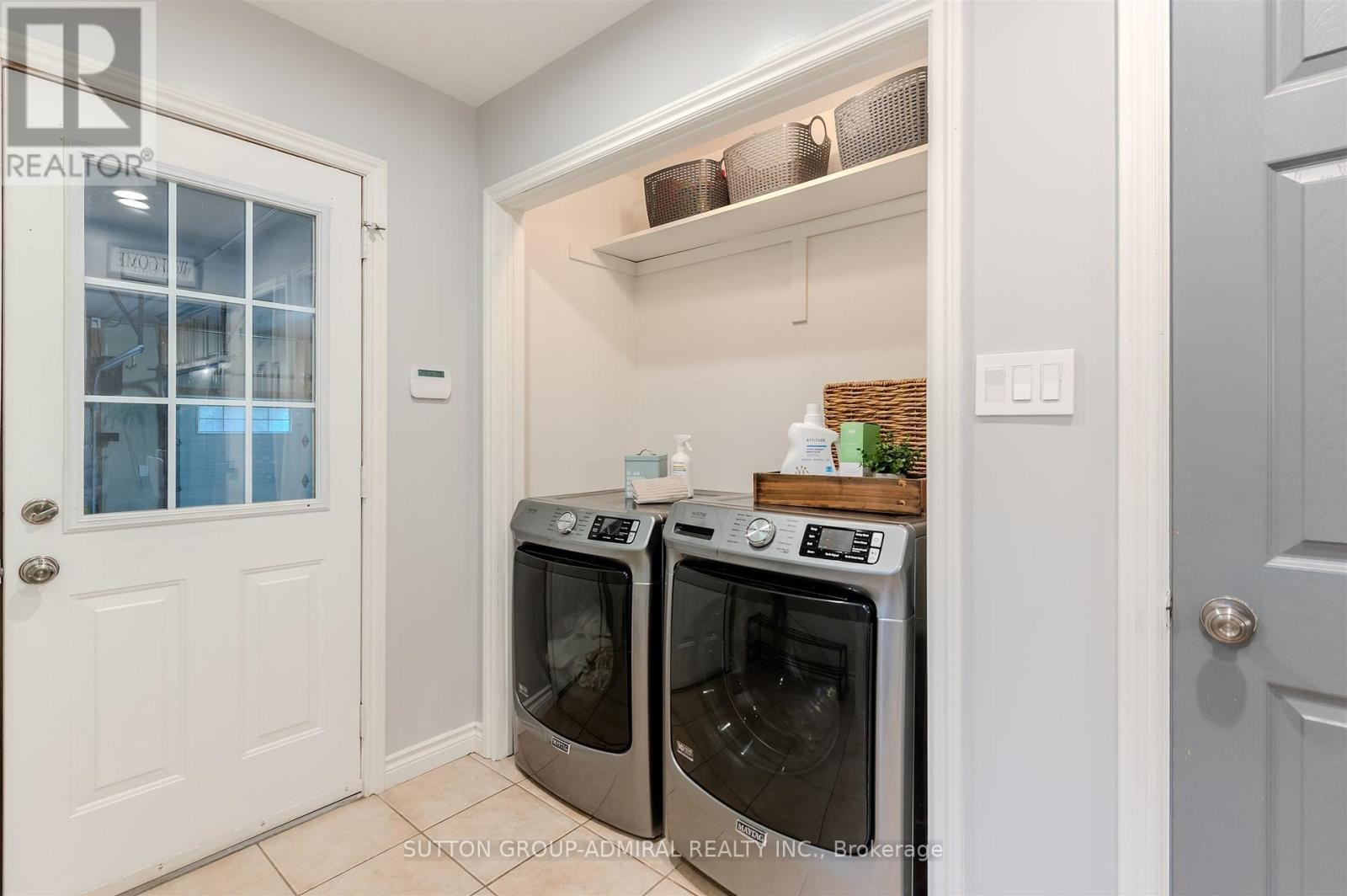 












250 DENNEY DRIVE

,
Essa,




Ontario
L3W0T8

