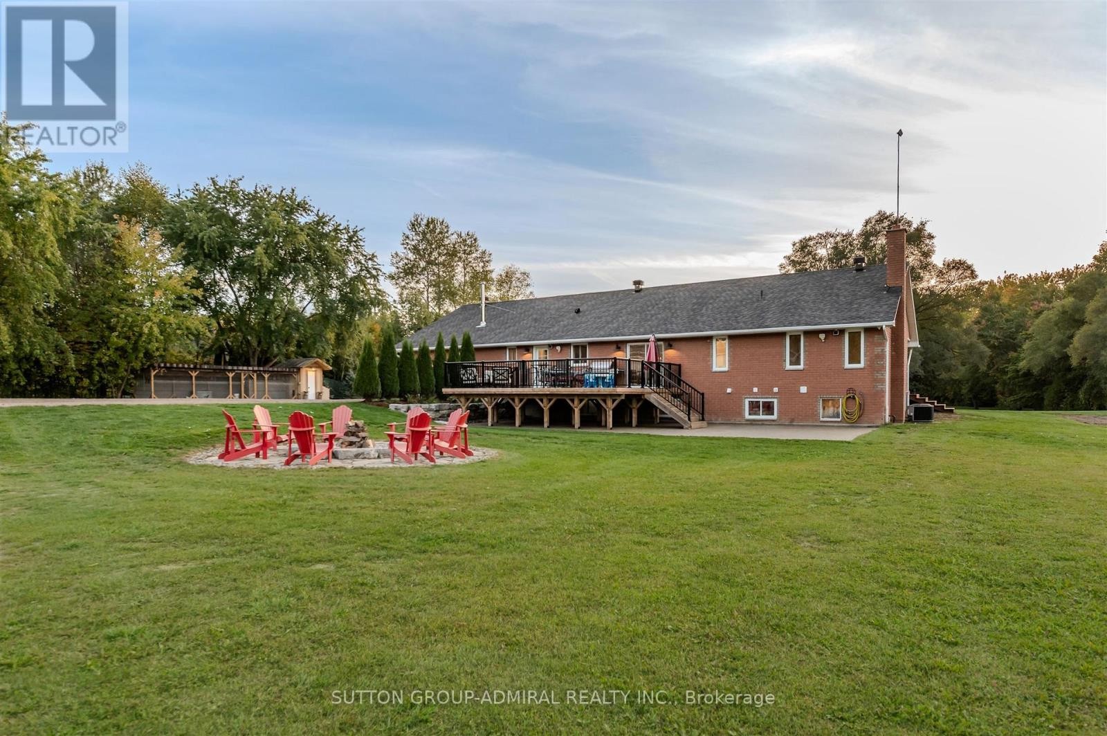 












250 DENNEY DRIVE

,
Essa,




Ontario
L3W0T8

