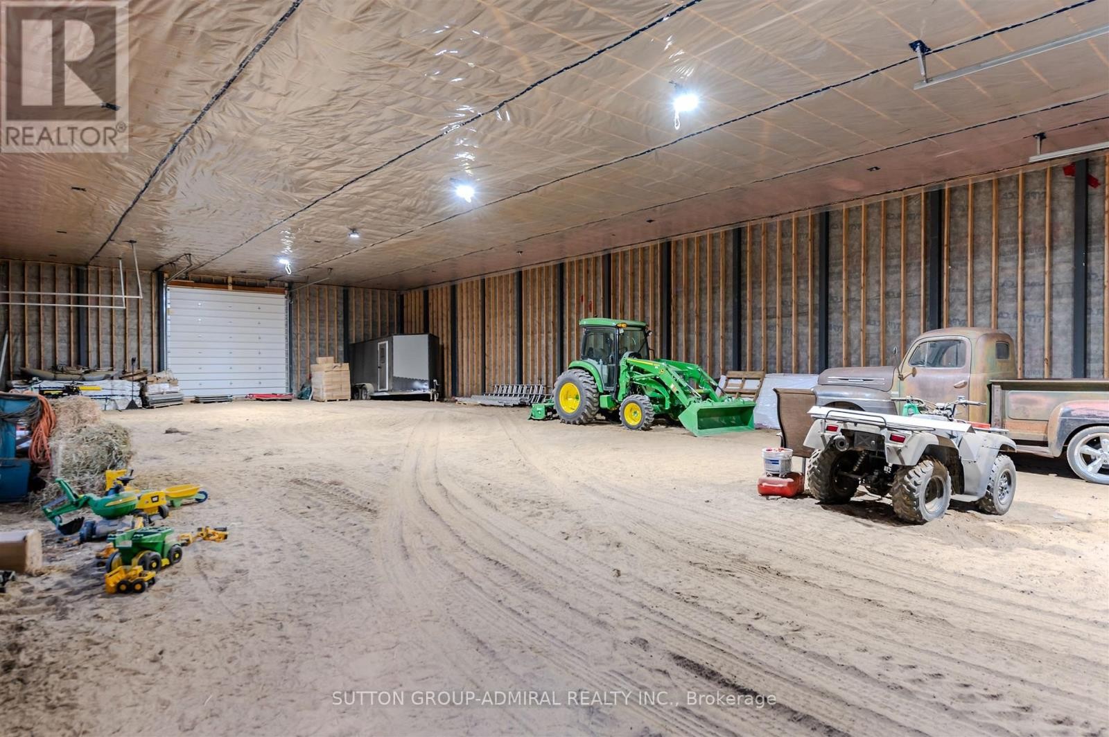 












250 DENNEY DRIVE

,
Essa,




Ontario
L3W0T8

