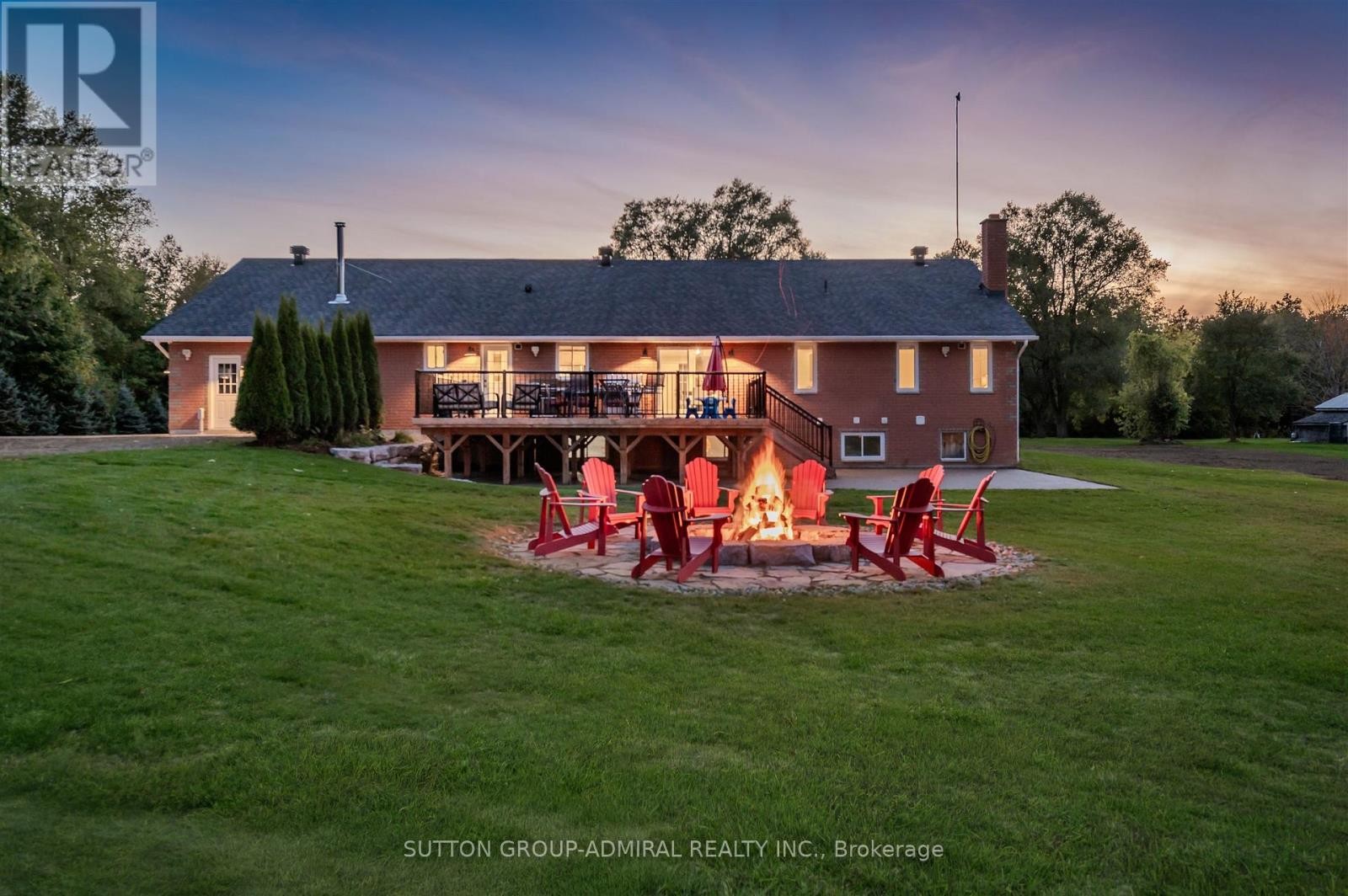 












250 DENNEY DRIVE

,
Essa,




Ontario
L3W0T8

