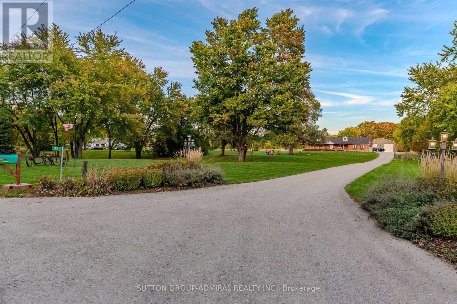 












250 DENNEY DRIVE

,
Essa,




Ontario
L3W0T8

