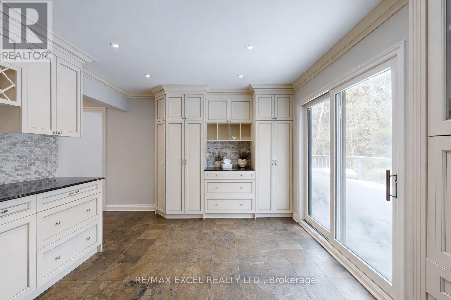 












67 ROSE GREEN DRIVE

,
Vaughan (Uplands),




Ontario
L4J4R5

