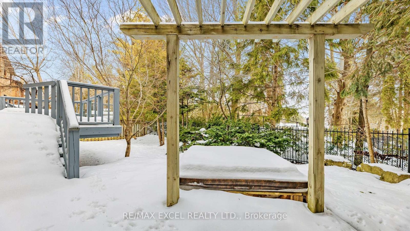 












67 ROSE GREEN DRIVE

,
Vaughan (Uplands),




Ontario
L4J4R5

