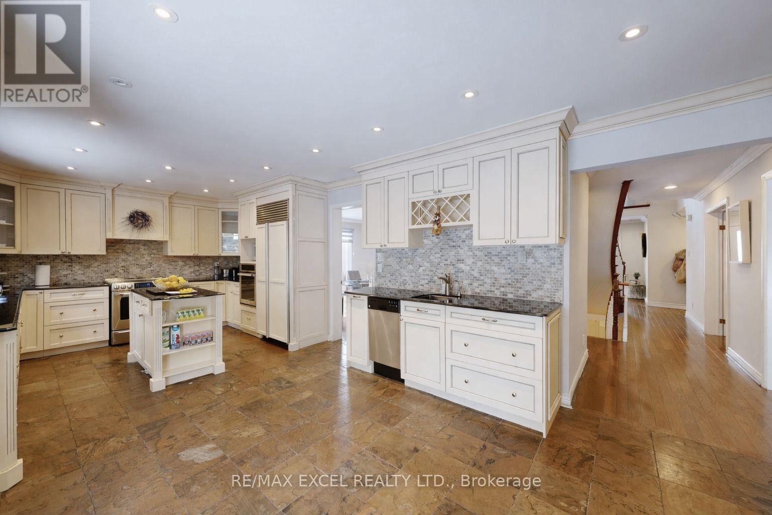 












67 ROSE GREEN DRIVE

,
Vaughan (Uplands),




Ontario
L4J4R5

