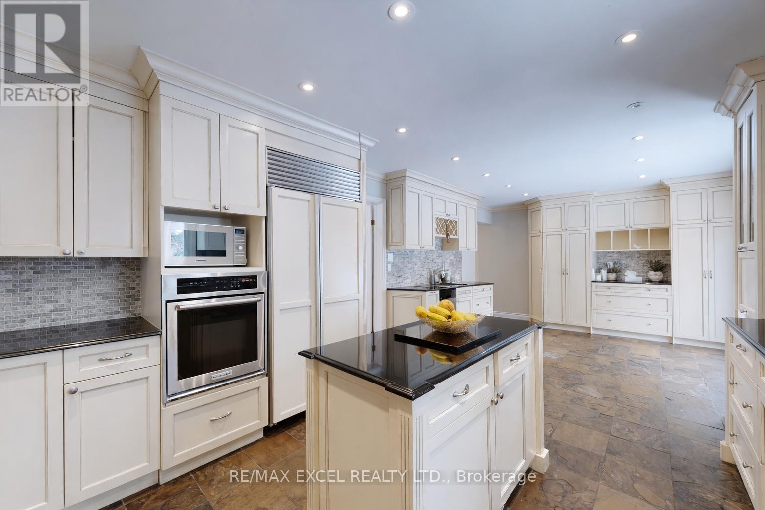 












67 ROSE GREEN DRIVE

,
Vaughan (Uplands),




Ontario
L4J4R5

