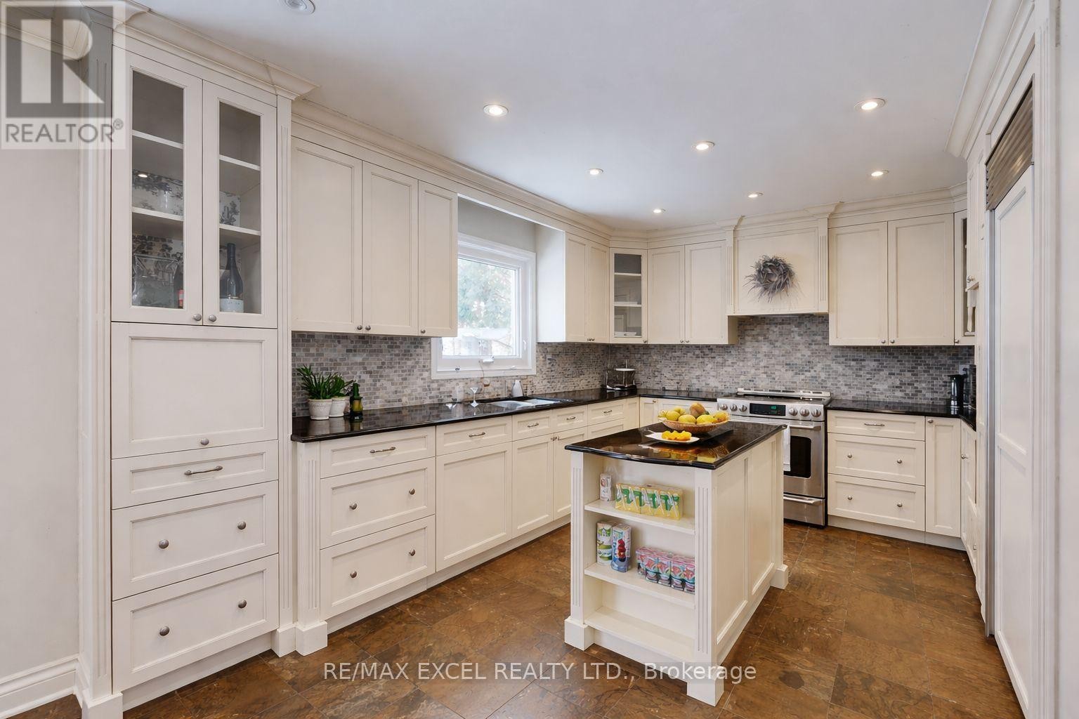 












67 ROSE GREEN DRIVE

,
Vaughan (Uplands),




Ontario
L4J4R5

