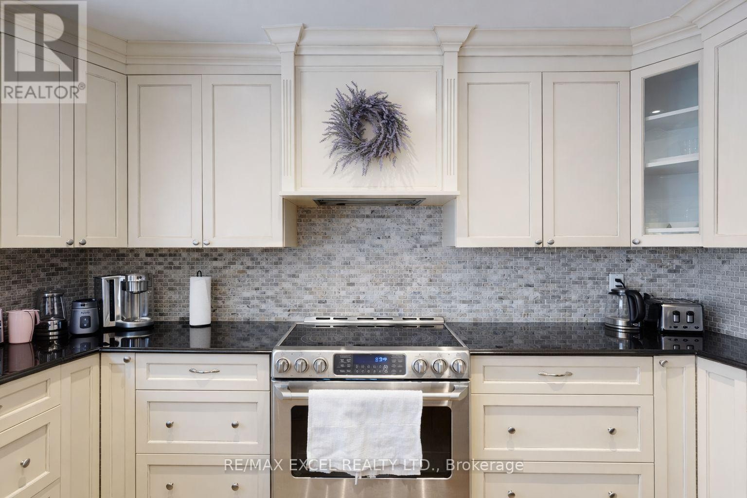 












67 ROSE GREEN DRIVE

,
Vaughan (Uplands),




Ontario
L4J4R5

