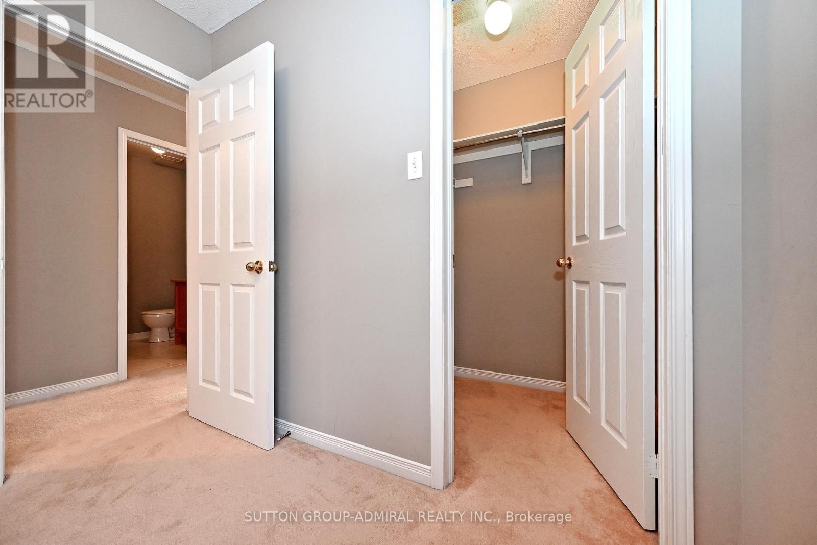 












41 BIG HILL CRESCENT

,
Vaughan (Patterson),




Ontario
L6A4S1

