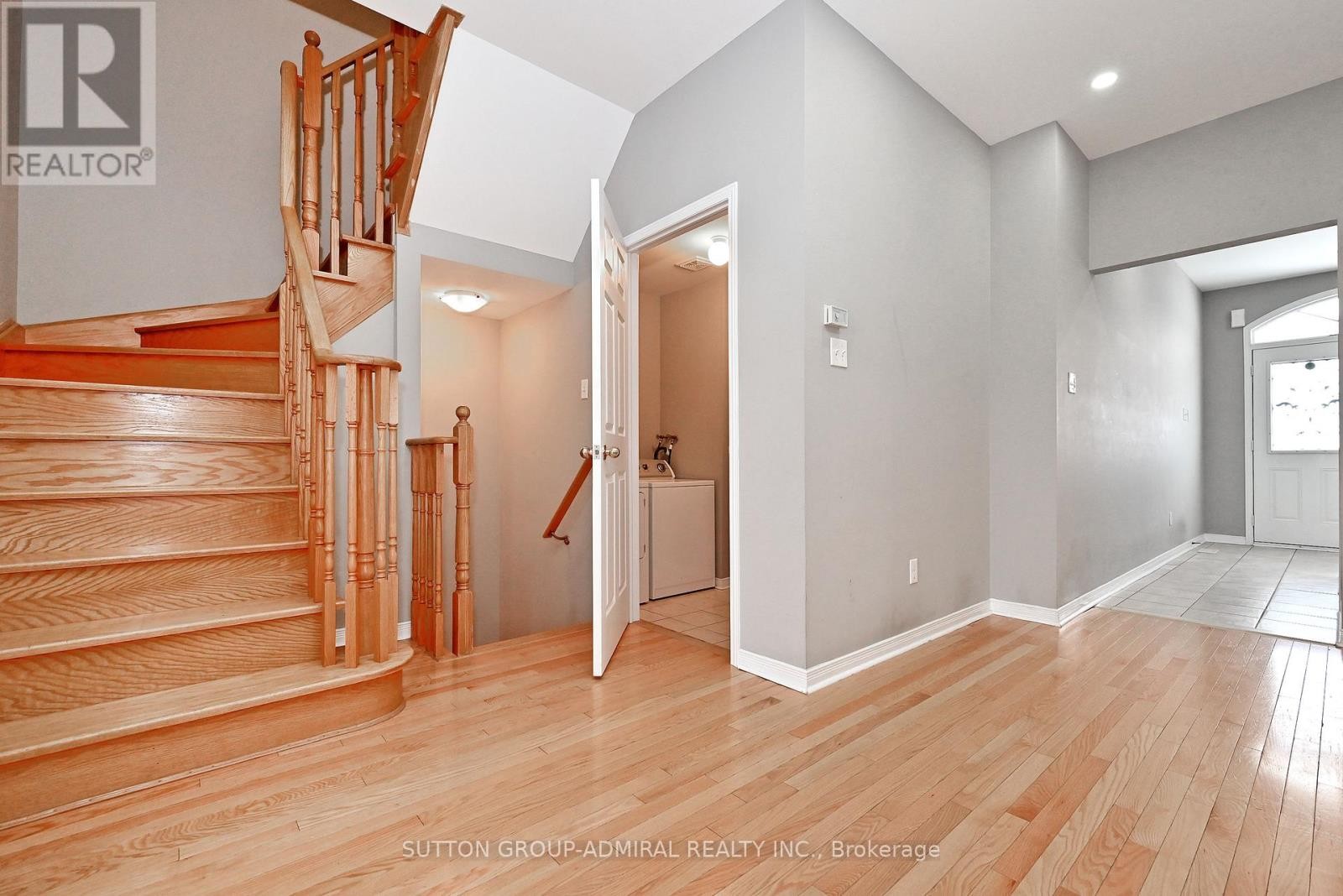 












41 BIG HILL CRESCENT

,
Vaughan (Patterson),




Ontario
L6A4S1

