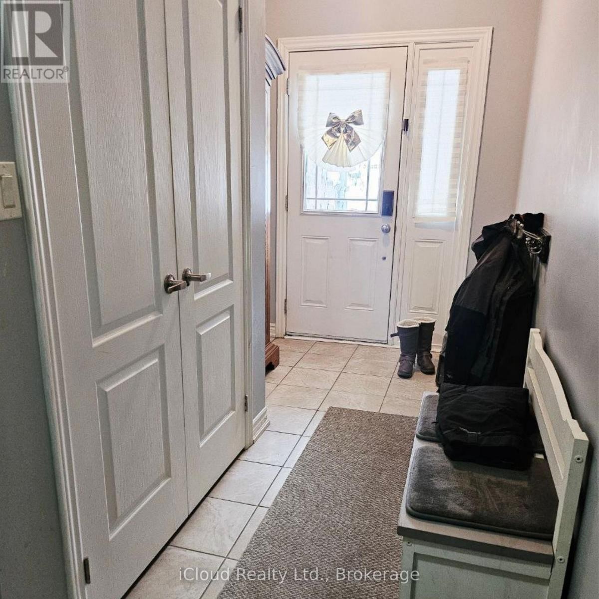 












37 MILSON CRESCENT

,
Essa (Angus),




Ontario
L0M1B4

