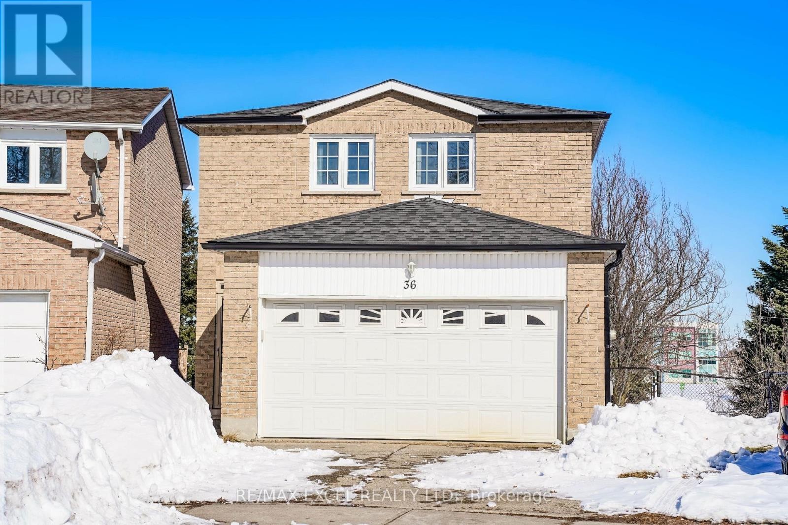 












36 LAGUNA CRESCENT

,
Markham (Middlefield),




Ontario
L3S3G6

