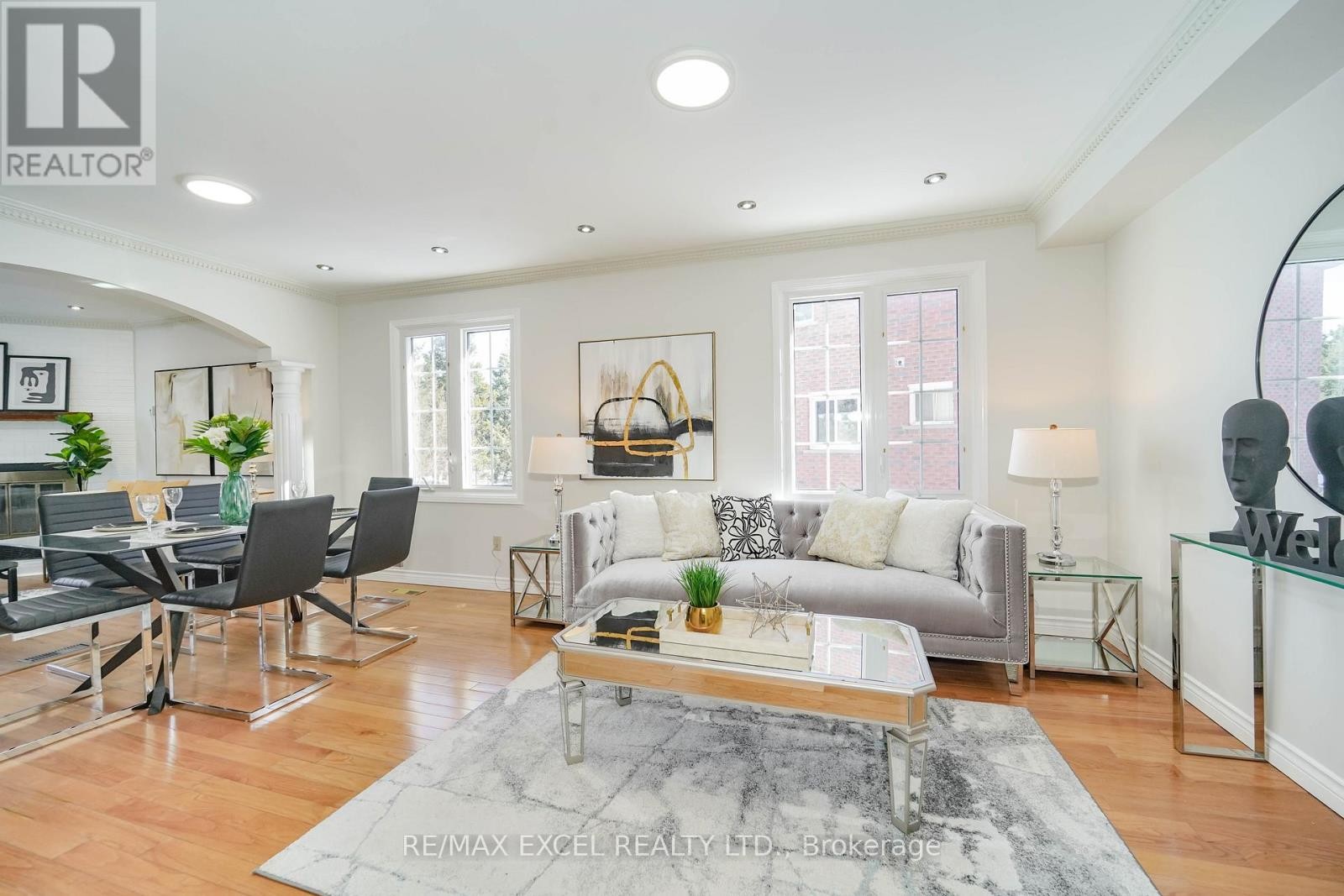 












36 LAGUNA CRESCENT

,
Markham (Middlefield),




Ontario
L3S3G6

