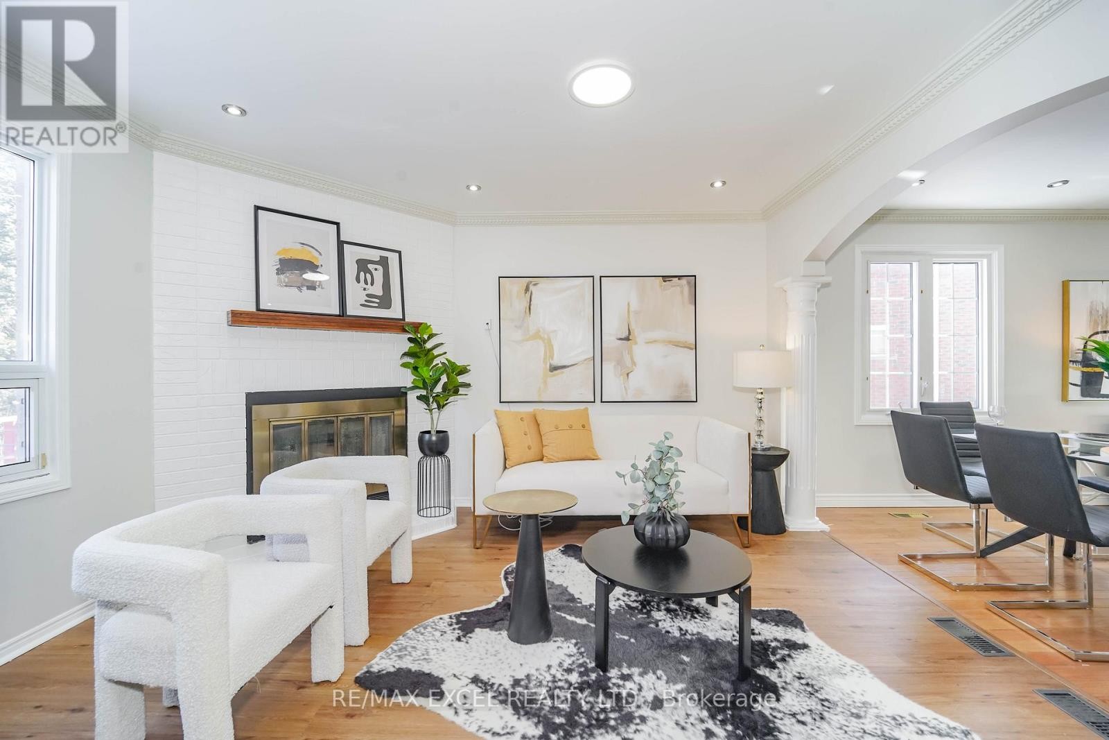 












36 LAGUNA CRESCENT

,
Markham (Middlefield),




Ontario
L3S3G6

