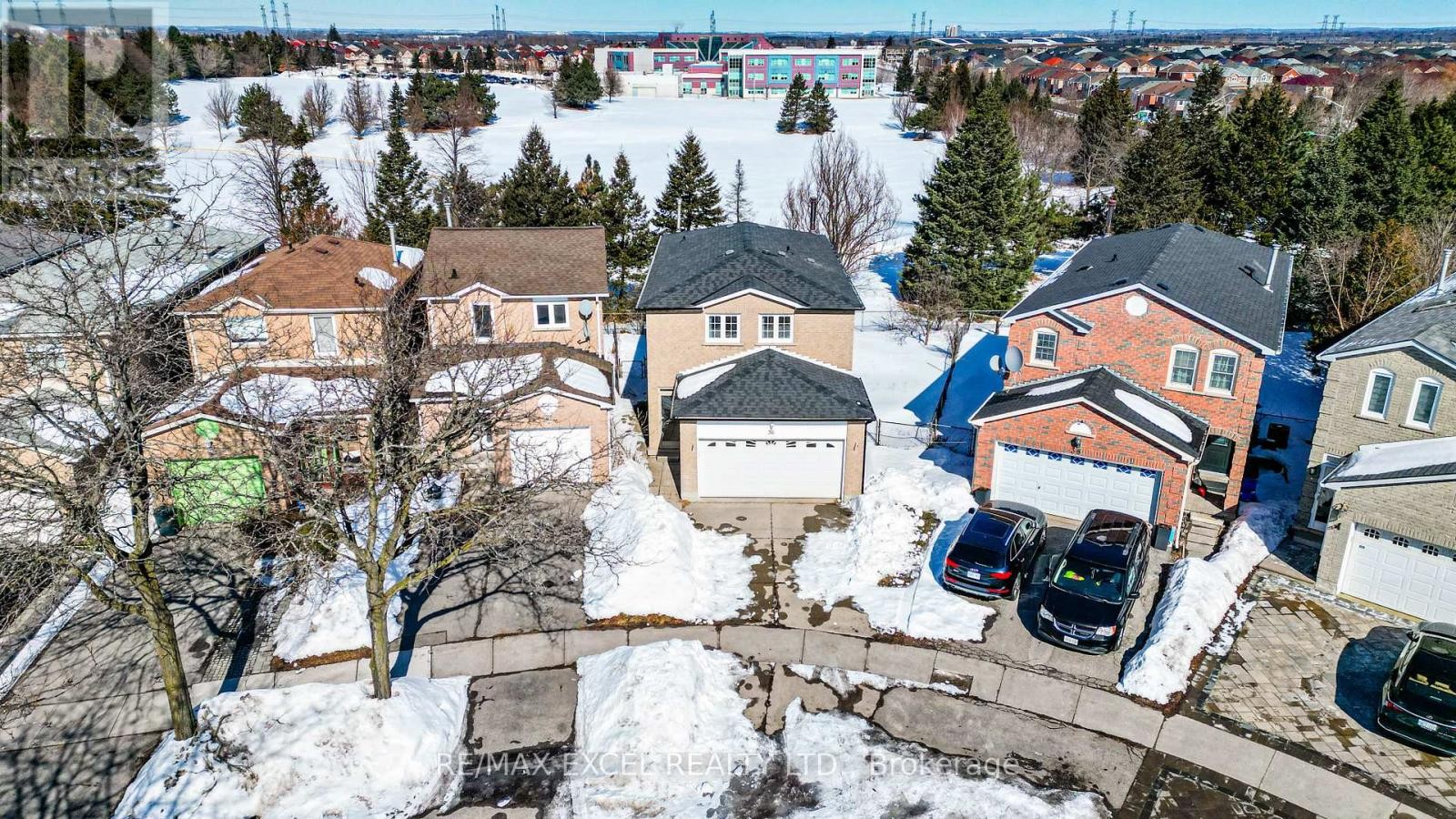 












36 LAGUNA CRESCENT

,
Markham (Middlefield),




Ontario
L3S3G6

