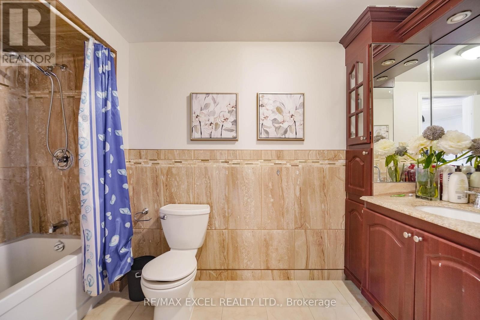 












36 LAGUNA CRESCENT

,
Markham (Middlefield),




Ontario
L3S3G6

